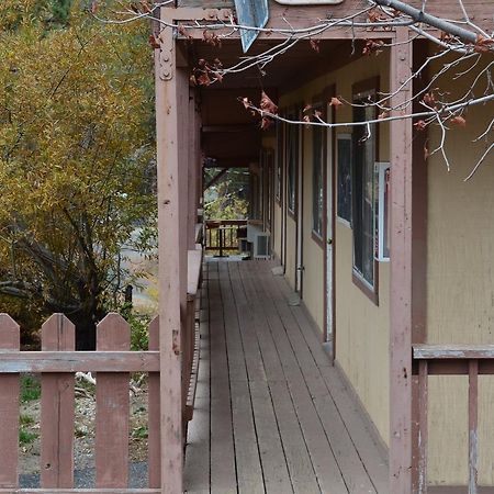 Deep Creek Motel Running Springs Buitenkant foto