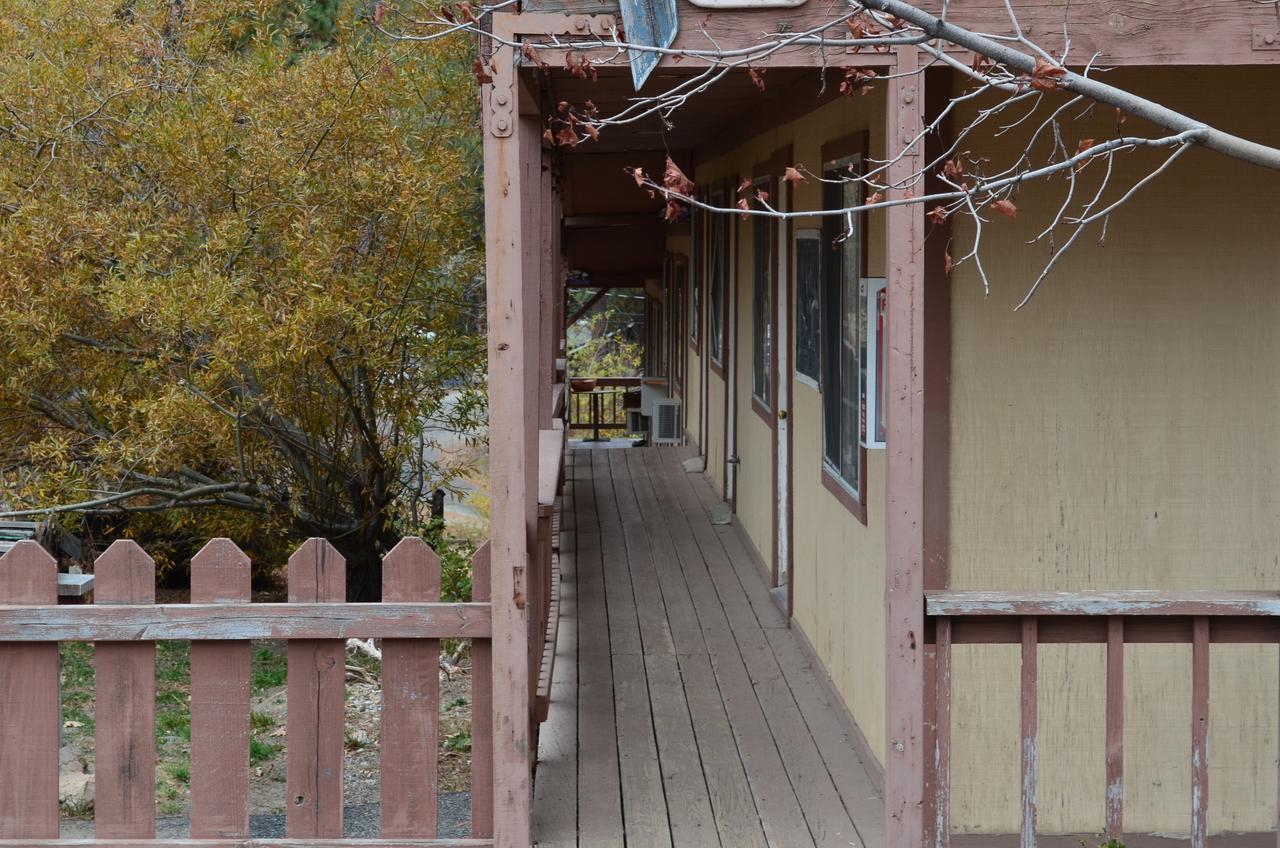 Deep Creek Motel Running Springs Buitenkant foto