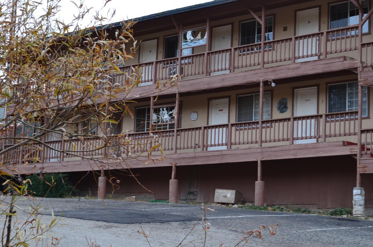 Deep Creek Motel Running Springs Buitenkant foto